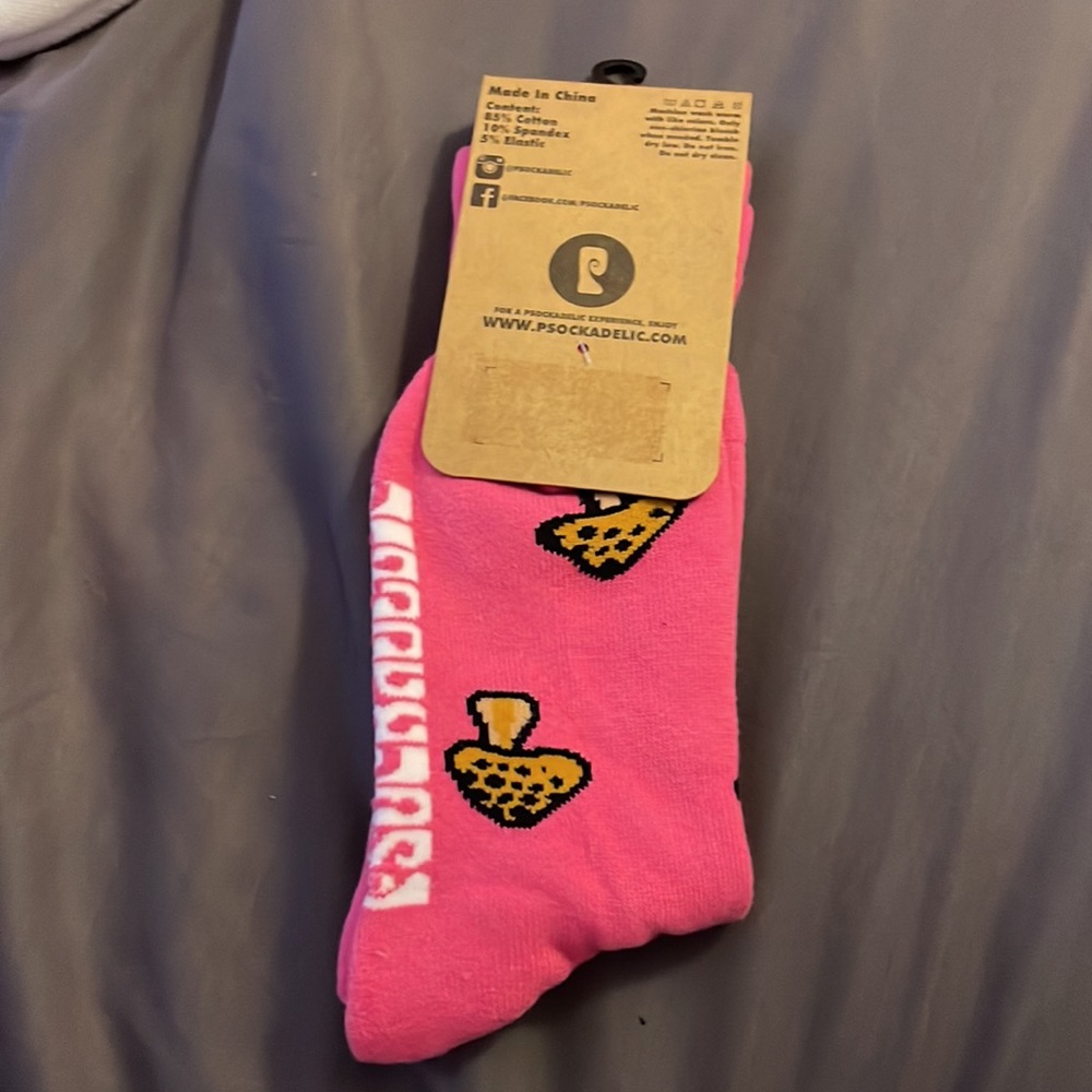 Tag on socks - Picture 3 of 3